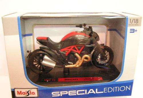 Maisto Diecast Motorbike Bike Model Ducati Diavel Carbon 1/18 scale new in pack