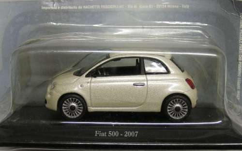 Fiat Diecast Model Car Collection Fiat 500 2007 1/43 scale new in pack