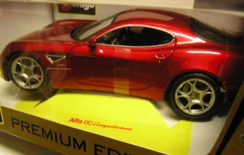 Burago Diecast Model Car 10002 Alfa Romeo 8C 8 C Competizione 1/18 scale new in pack