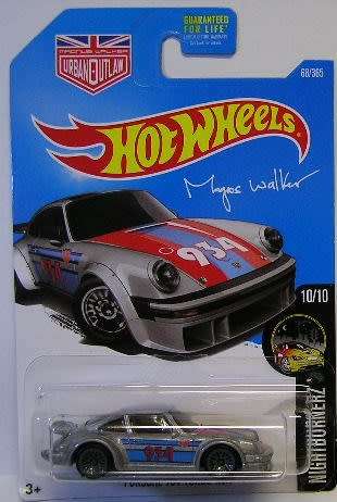 Hotwheels Hot Wheels Diecast Model Car 2017 68 / 365 Porsche 934 Turbo RSR No 934 "Urban Outlaw"