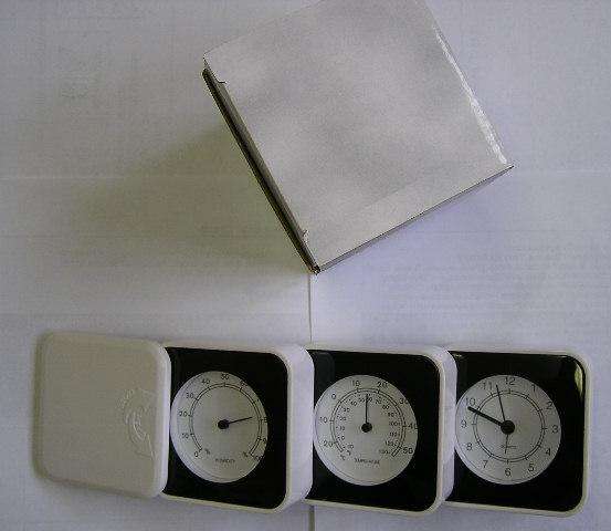 Compact Travel Clock , Alarm , Humidty & Temperature indicator , new in box