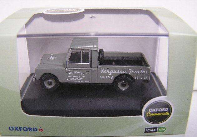Oxford Diecast Model Car LAN1109008 Land Rover Series I 109 " inch "Ferguson Tractors" 1/76 OO rail