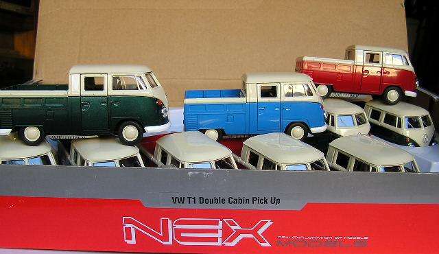 Welly Diecast Model Car VW Volkswagen T 1 T1 Double Cab Pickup 1/32 scale new