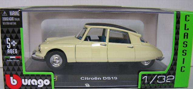 Burago Diecast Model Car Citroen DS19 DS 19 1/32 scale new in pack