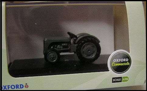 Oxford Diecast Model TEA001 Ferguson TEA Tractor Farm Agricultural 1/76 OO railway scale new in pack