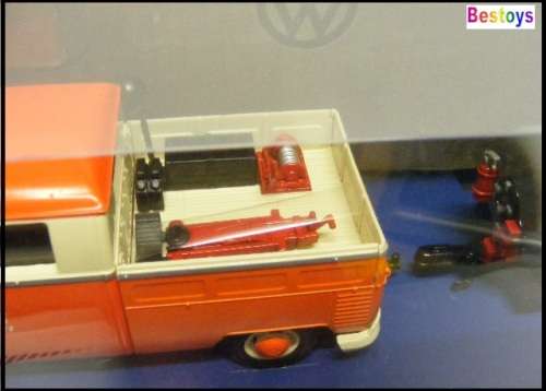 Motormax Motor Max Diecast Model Car 79674 VW Volkswagen Kombi T 1 T1 Double Cab Pickup + Trailer Ro