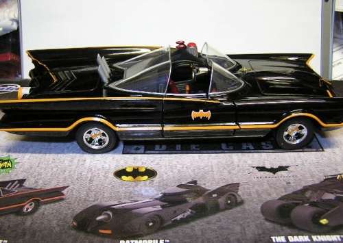 JADA Diecast Model Car 98262 Batmobile Batman Classic 1966 TV Series Movie Film TV DC 1/24 scale new