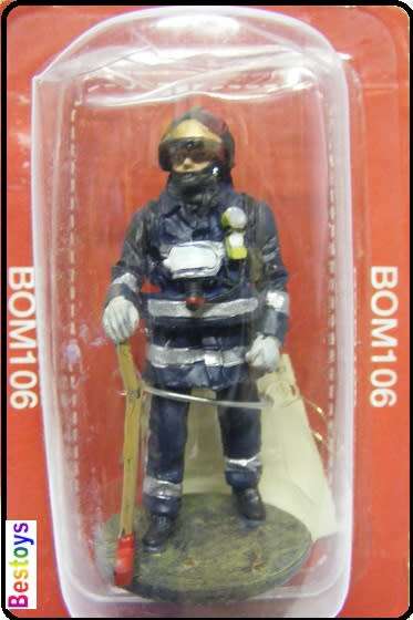 Fire Firefighters Diecast Figure Collection Fireman + pickaxe Lisbon Portugal 2004 54 mm new in pack
