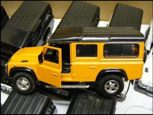 RMZ Diecast Model Car 30 Land Rover Defender 110 1/36 scale new
