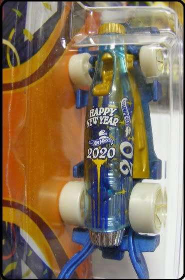 Hotwheels Hot Wheels Diecast Model Car Holiday Hot Rods Set Carbonator Rockster Audacious Scorcher