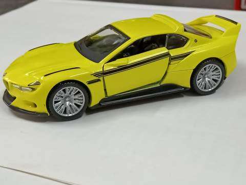 Maisto Diecast Model Car BMW 3.0 CSL Hommage Re-make 1/36 scale new in pack