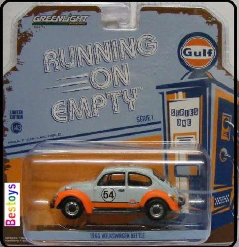 Greenlight Diecast Model Car Running on Empty VW Volkswagen Beetle 1966 No 54 "Gulf" 1/43 scale new