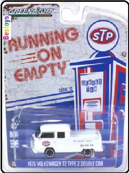 Greenlight Diecast Model Car Running on Empty VW Volkswagen Kombi T 2 T2 Double Cab Pickup 1976 "STP