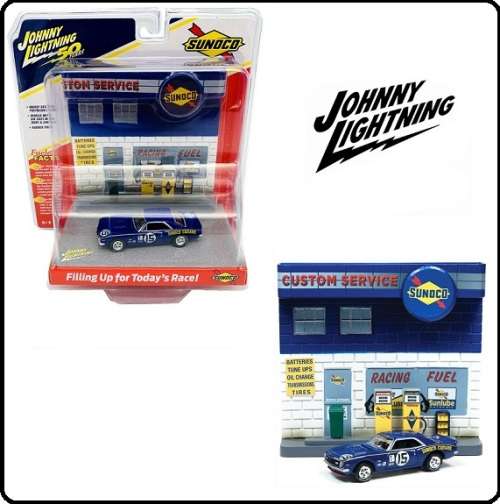 Johnny Lightning Diecast Model Car & Diorama Chevy Chevrolet Camaro 1967 + Sunoco Service Station