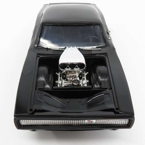 JADA Diecast Model Car Movie Film TV Fast & Furious Dodge Charger RT 1970 + Dom Figurine 1/24 scale