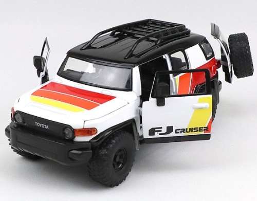 JADA Diecast Model Car 31596 Trucks Toyota FJ Cruiser 1/24 scale new in pack