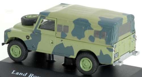 Cararama Hongwell Diecast Model Car Land Rover Series III 3 109" inch Statiowagon 1/72 OO railway