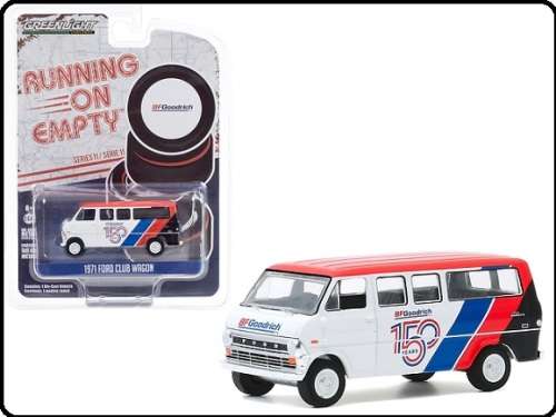 Greenlight Diecast Model Car Running on Empty Ford Club Wagon 1971 "BF Goodrich 150 yrs" Anniv 1/64