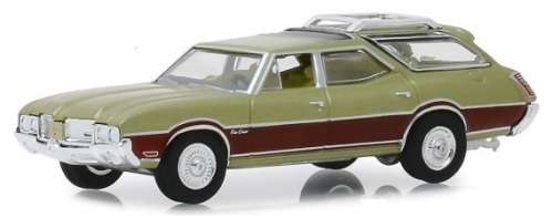 Greenlight Diecast Model Car Estate Wagons Oldsmobile Vista Cruiser 1971 1/64 scale new in pack