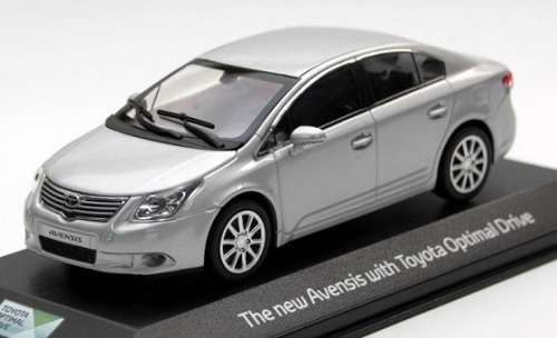 Minichamps Diecast Model Car Dealer Model Toyota Avensis with Optimal Drive 1/43 scale new in pack