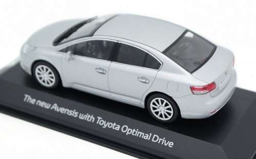 Minichamps Diecast Model Car Dealer Model Toyota Avensis with Optimal Drive 1/43 scale new in pack