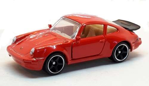 Matchbox Diecast Model Car Moving Parts Porsche 911 Turbo 1980 1/64 scale new in pack