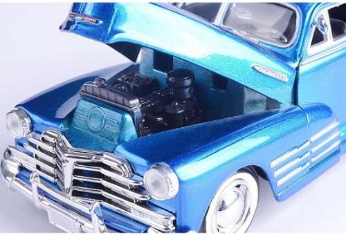 Motormax Motor Max Diecast Model Car 73200 Chevy Chevrolet Aerosedan Fleetline 1948 1/24 scale new