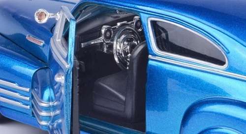 Motormax Motor Max Diecast Model Car 73200 Chevy Chevrolet Aerosedan Fleetline 1948 1/24 scale new