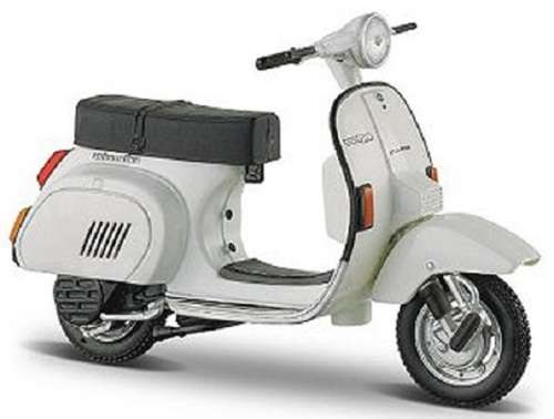 Maisto Diecast Model Scooter Vespa 125 Automatic 1984 1/18 scale new in pack