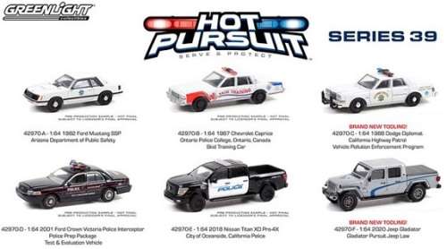 Greenlight Diecast Model Car Hot Pursuit Police Ford Crown Victoria Interceptor 2001 Dearborn Michig