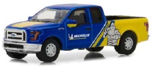 Greenlight Diecast Model Car Set Hitch and Tow Ford F 150 F150 Pickup 2016 + Car Trailer `Michelin`