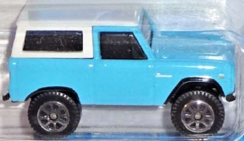 Maisto Diecast Model Car Ford Bronco 1966 1/64 scale new in pack