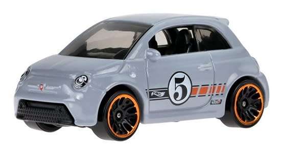 Hotwheels Hot Wheels Diecast Model Car 2024 22/250 Fiat 500 E 500e No 5 Compact Kings 1/64 scale
