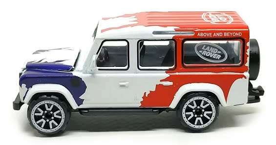 Majorette Diecast Model Car Racing Land Rover Defender 110 1/64 scale