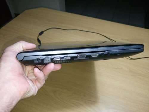 Laptop - Samsung 17.3", Windows 10