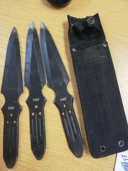 United Cutlery Throwing Knives