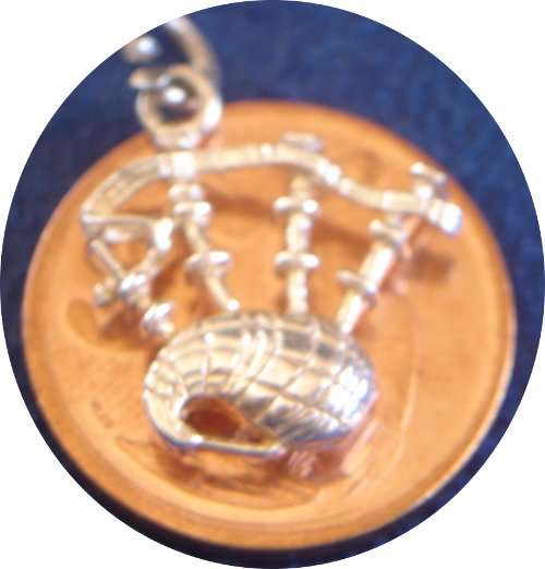 SILVER CHARM - SCOTTISH BAGPIPES