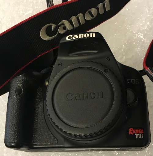 CANON EOS REBEL T1i IN GOOD WORKING CONDITION