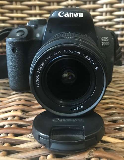 CANON 700D DSLR CAMERA  with 18-55mml LENS IN GOOD WORKING CONDITION