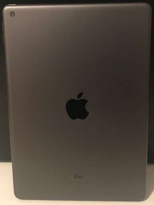 Apple ipad A2197(7th Generation) 32gb wifi only-Space Gray In Good Working Condition