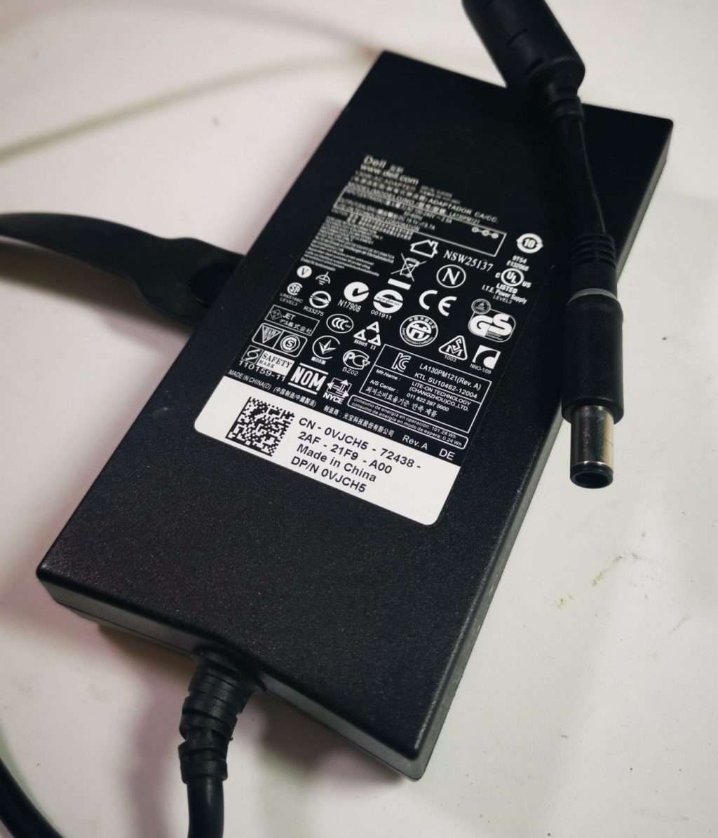 Dell 130W Da130pe1-00 19.5V 6.7A 3-pin/Big Round Pin OEM Charger NO Power Adapter