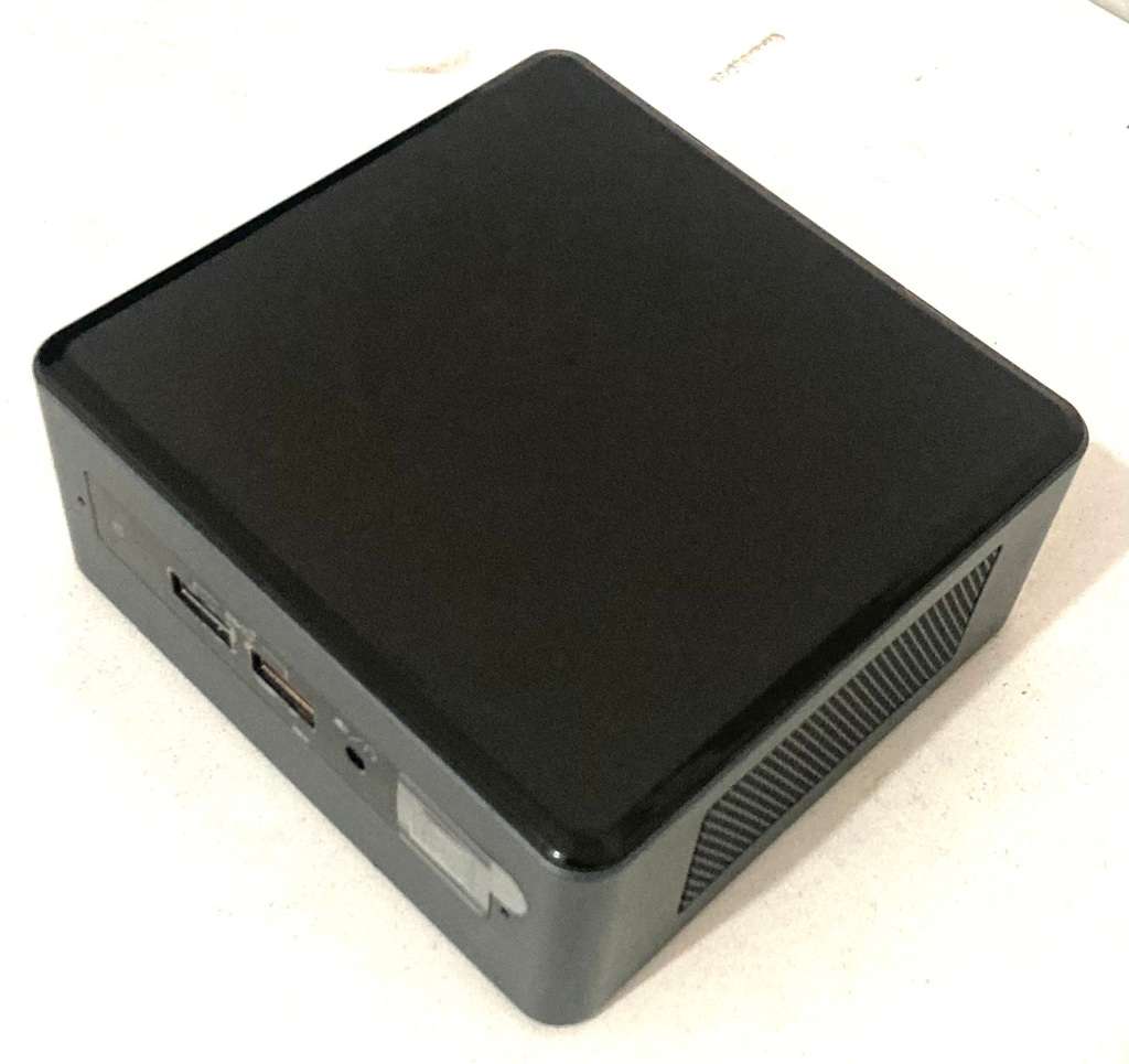 NUC MINI PC-NUC8i5BEH I5-8TH GEN 8GB RAM 256GB SSD eXCELLENT mACHINE