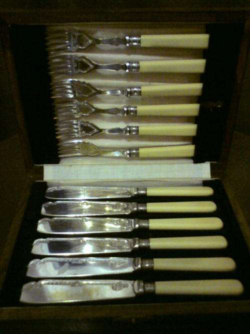 Beautiful Set of Boxed Fish Forks & Knives
