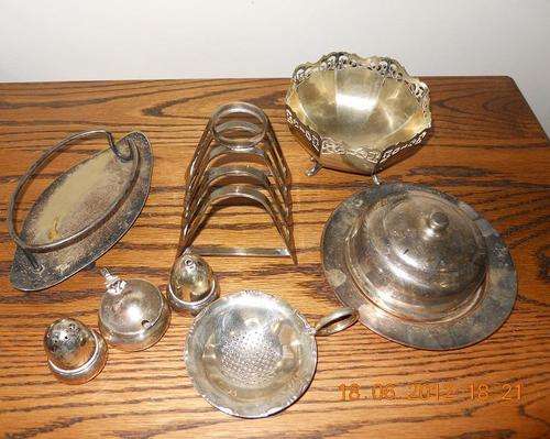 8 x Silver Plated Items