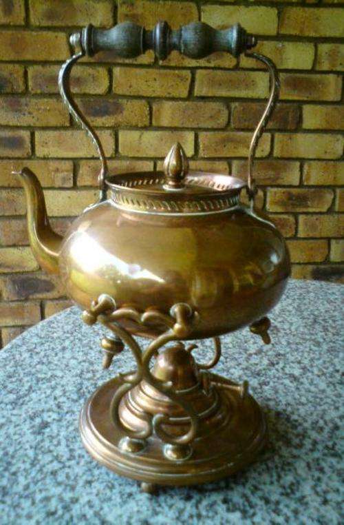 Copper Kettle on Burner - Height - 20cm