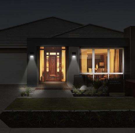 SOLAR LED POWERED LIGHT