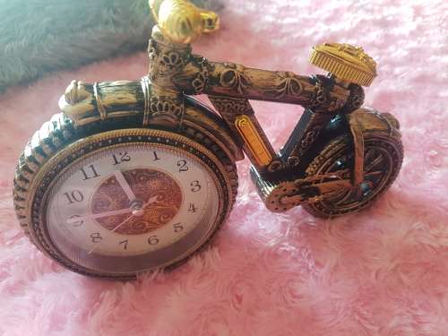 STUNNING BICYCLE ALARM CLOCK