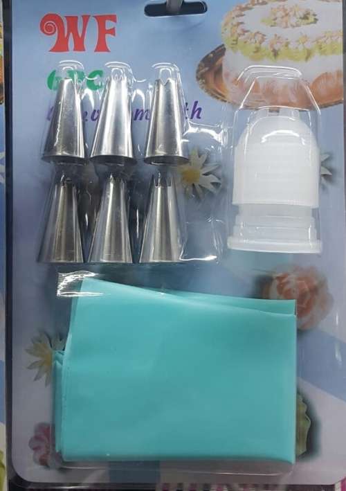 Piping bag and nozzles