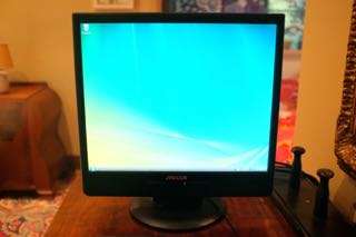 Mecer 17" monitor