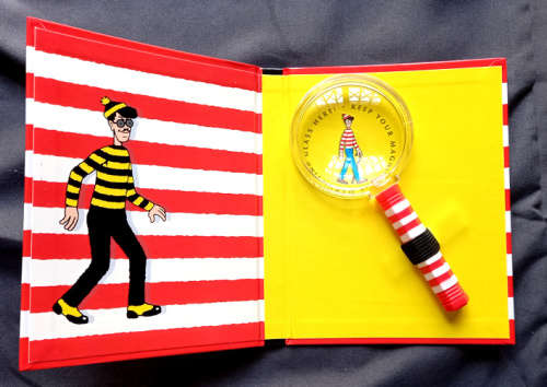 Where`s Wally? (Set of 5 Books) + Magnifying Glass
